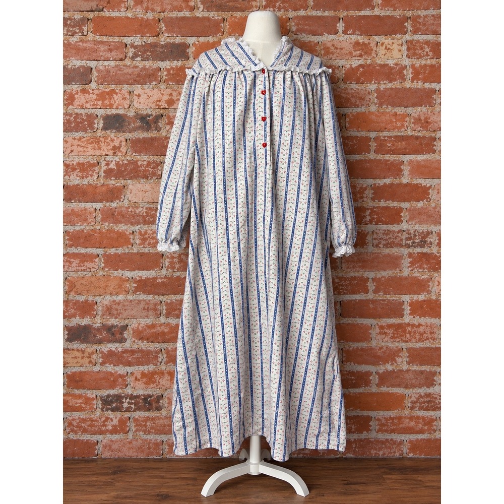 Lanz of Salzburg Floral Nightgown Heart Button M Cottagecore Prarie *READ STAIN